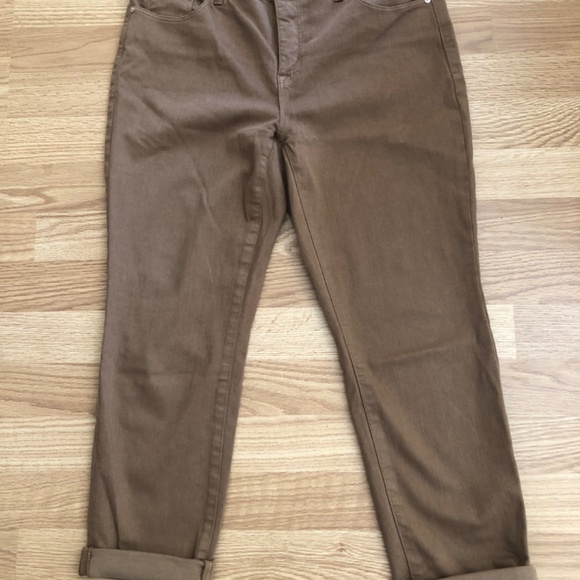 Chico’s So slimming Girlfriend Crop Jean. Brown. Size 0.5. Excellent condition. - Picture 2 of 2
